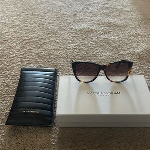 NWT Victoria Beckham Brown Gradient Sunglasses